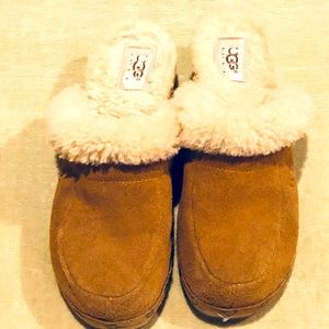 Ugg clog shoes